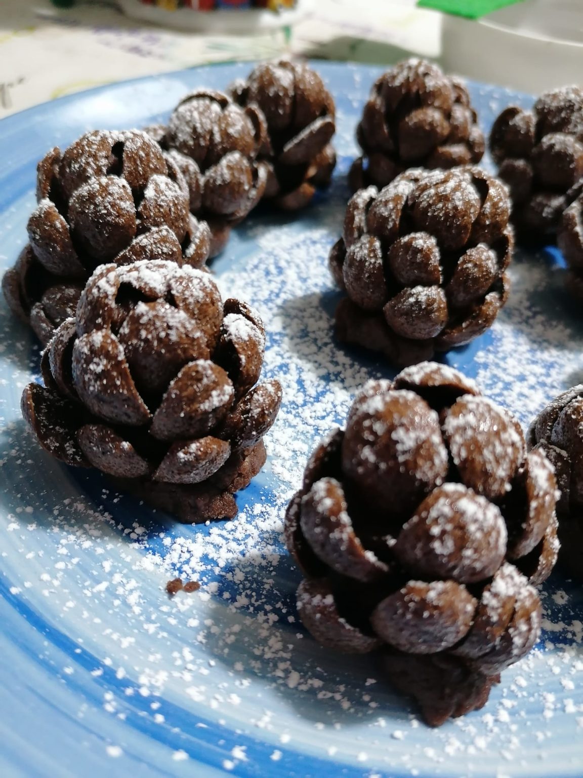 La Ricetta Delle Pigne Innevate Al Cioccolato Dell Elfo Bimbi Creativi